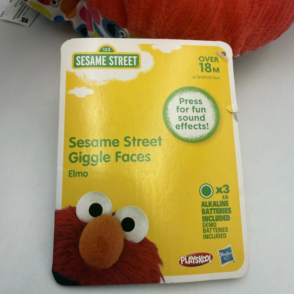 Playskool Sesame Street Giggle Faces Elmo Sound Plush Toy Hasbro 2013 Red NWT